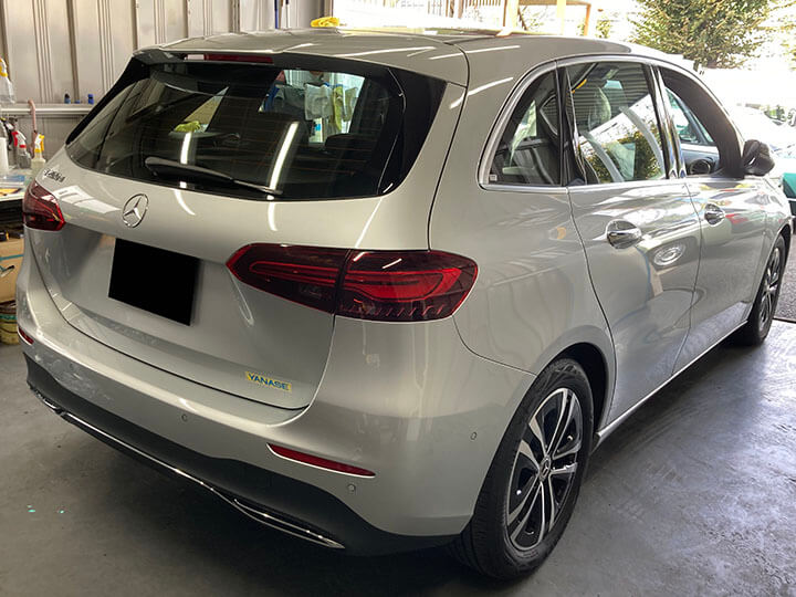 令和6年ベンツBクラスのカーフィルム施工後の右後ろ
